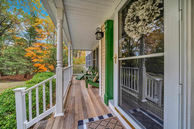 8 Stonewall Way, Newmarket, NH 03857