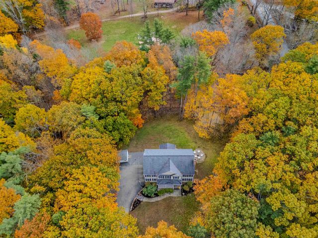 8 Stonewall Way, Newmarket, NH 03857