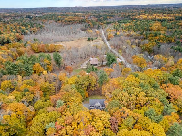 8 Stonewall Way, Newmarket, NH 03857