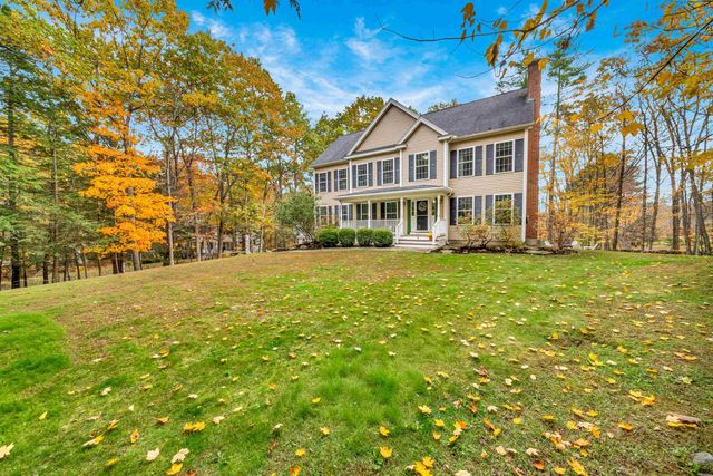 8 Stonewall Way, Newmarket, NH 03857