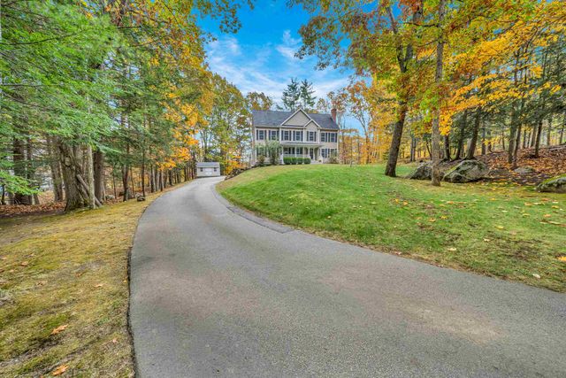 8 Stonewall Way, Newmarket, NH 03857