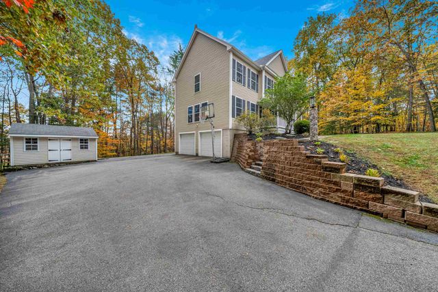 8 Stonewall Way, Newmarket, NH 03857