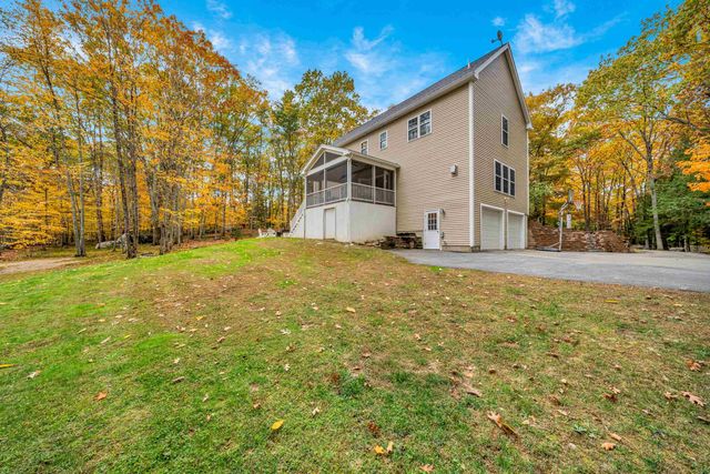 8 Stonewall Way, Newmarket, NH 03857