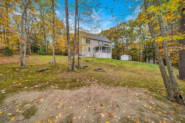 8 Stonewall Way, Newmarket, NH 03857