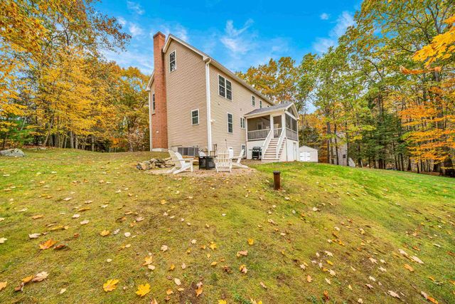 8 Stonewall Way, Newmarket, NH 03857