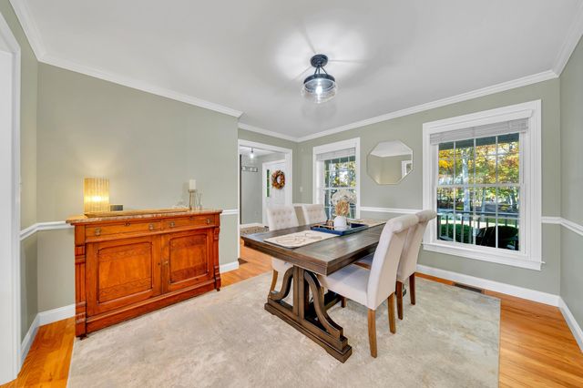 8 Stonewall Way, Newmarket, NH 03857
