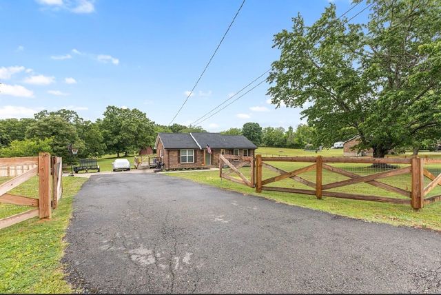 1046 Eastside Rd, Ashland City, TN 37015