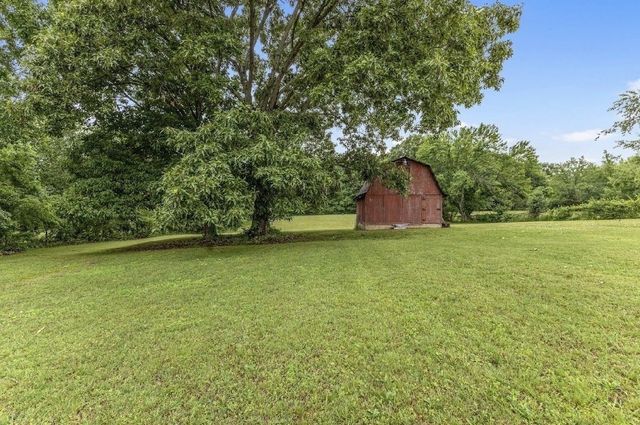 1046 Eastside Rd, Ashland City, TN 37015