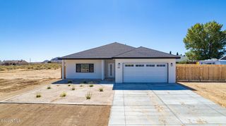 9736 Nipa Avenue, California City, CA 93505