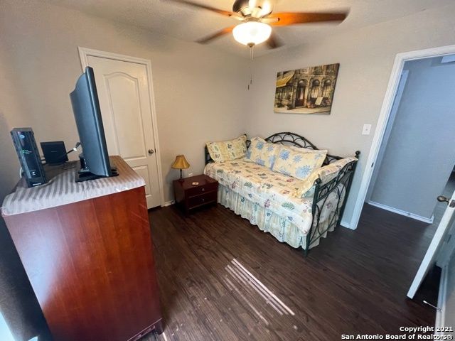 10210 Dixon Wood, San Antonio, TX 78245