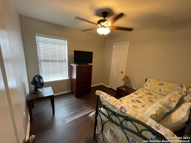 10210 Dixon Wood, San Antonio, TX 78245