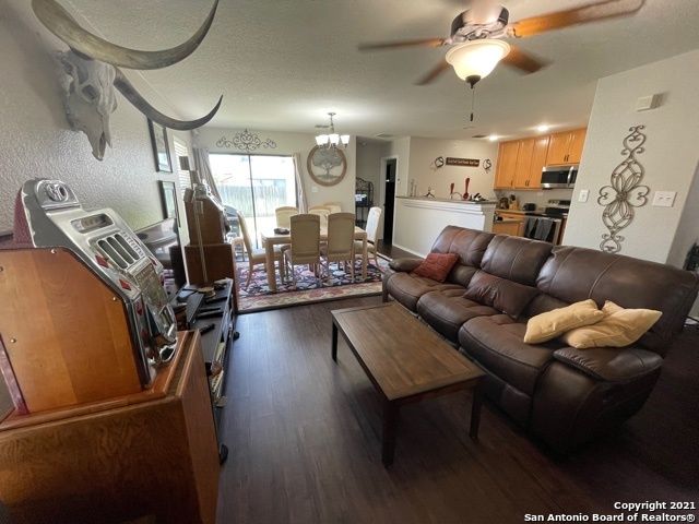 10210 Dixon Wood, San Antonio, TX 78245