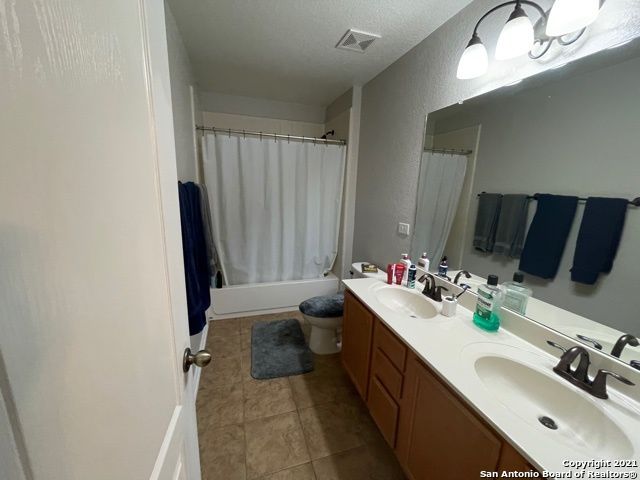 10210 Dixon Wood, San Antonio, TX 78245
