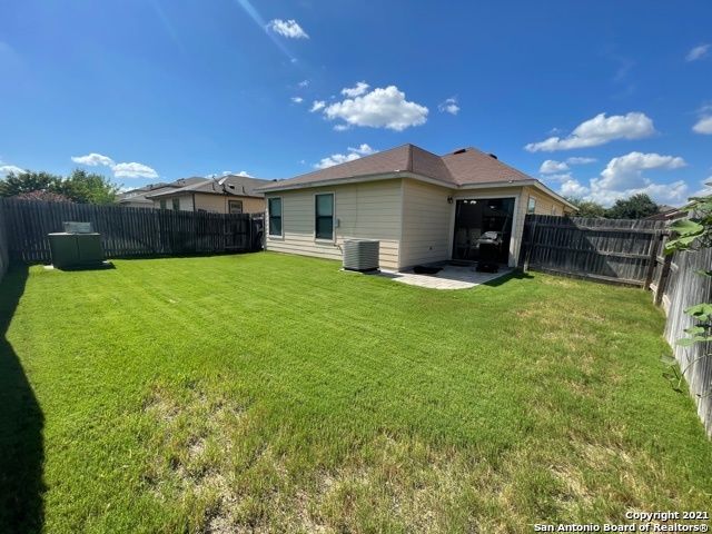 10210 Dixon Wood, San Antonio, TX 78245