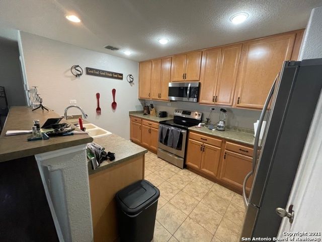 10210 Dixon Wood, San Antonio, TX 78245