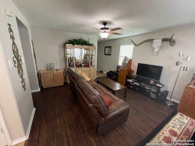10210 Dixon Wood, San Antonio, TX 78245