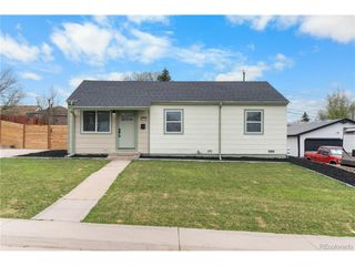 8880 Hoyt Dr, Thornton, CO 80229
