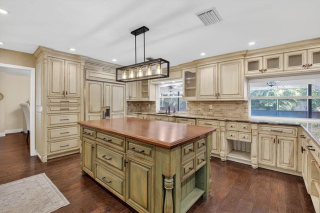 7332 Estrella Court, Boca Raton, FL 33433