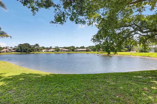 7332 Estrella Court, Boca Raton, FL 33433
