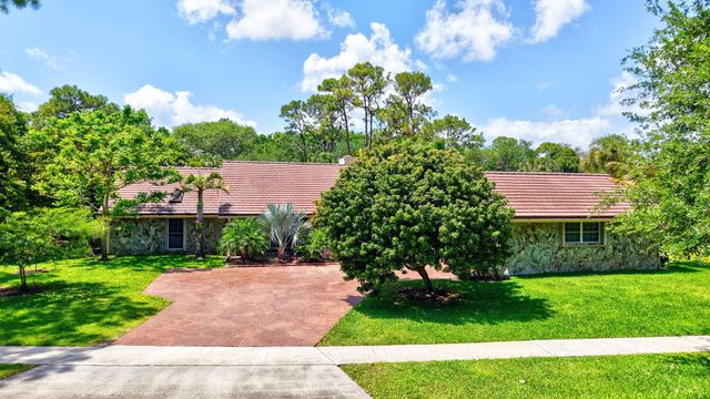 7332 Estrella Court, Boca Raton, FL 33433