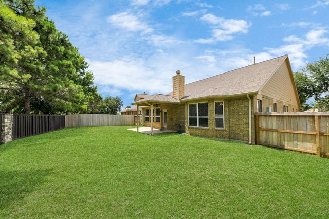 30041 Willow Walk Lane, Brookshire, TX 77423