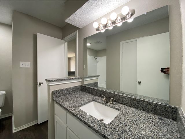 6706 Crestmont Court, Fort Worth, TX 76133