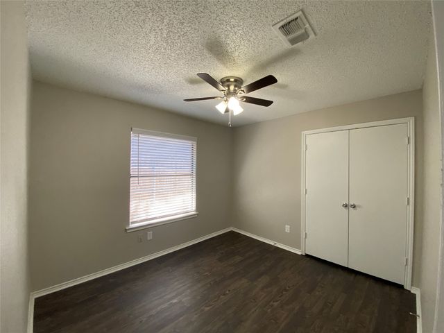 6706 Crestmont Court, Fort Worth, TX 76133