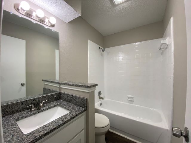 6706 Crestmont Court, Fort Worth, TX 76133