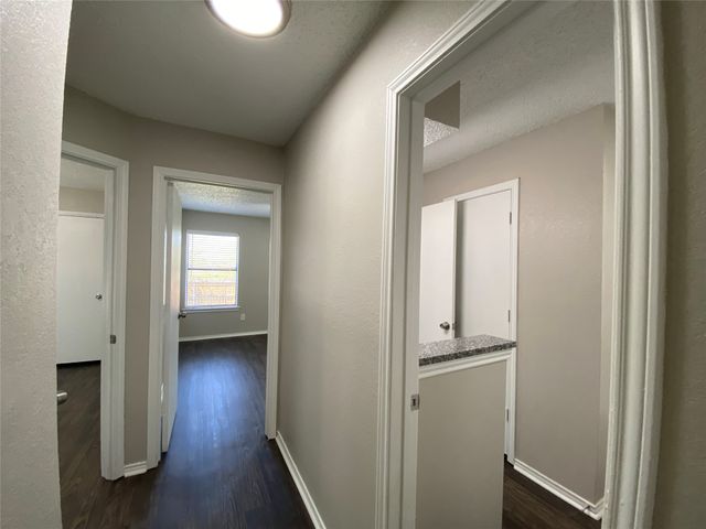 6706 Crestmont Court, Fort Worth, TX 76133