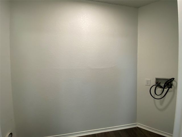 6706 Crestmont Court, Fort Worth, TX 76133