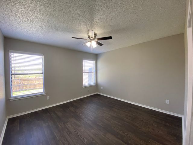 6706 Crestmont Court, Fort Worth, TX 76133