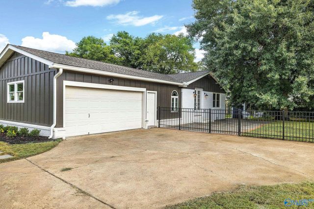 904 Chatterson Road SE, Huntsville, AL 35802