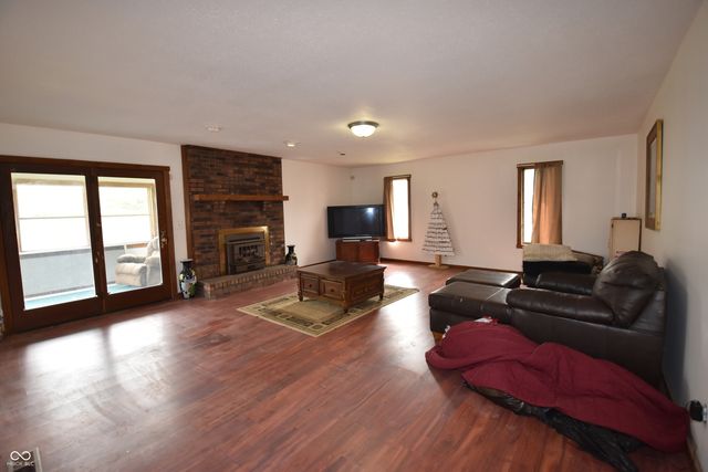 215 Eikenberry Street, Greenfield, IN 46140