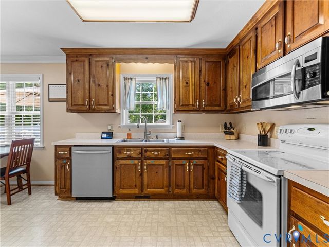 10755 Ashcake Station Pl, Hanover, VA 23116