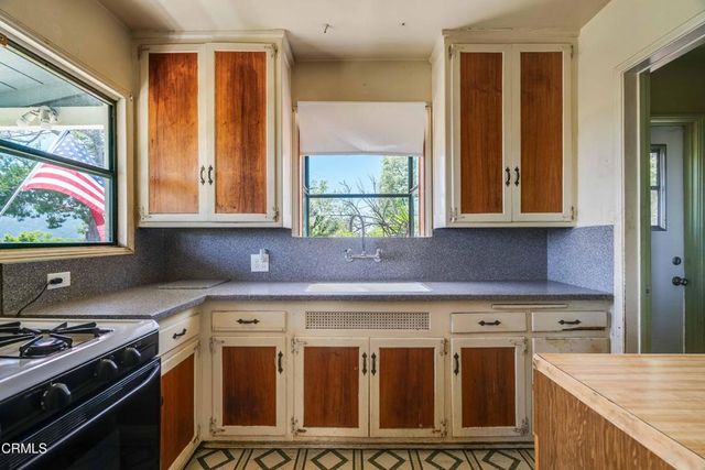 2869 El Caminito, La Crescenta, CA 91214