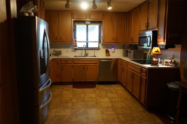 1454 Red Town RD, Elgin, TX 78621