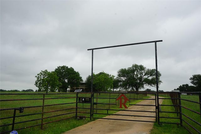 1454 Red Town RD, Elgin, TX 78621