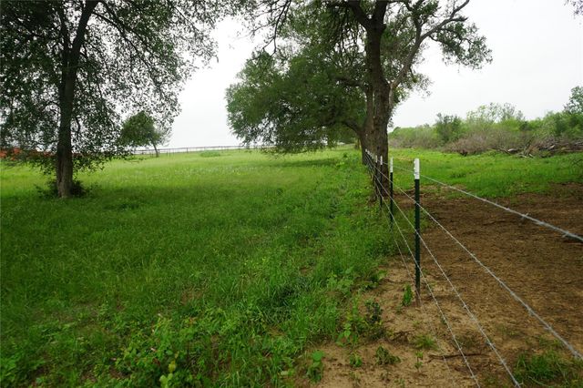 1454 Red Town RD, Elgin, TX 78621