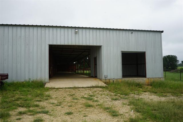 1454 Red Town RD, Elgin, TX 78621