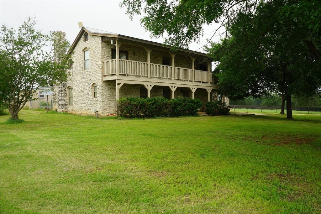 1454 Red Town RD, Elgin, TX 78621