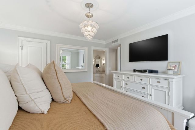1481 Center Street Ext Apt 205, Mount Pleasant, SC 29464