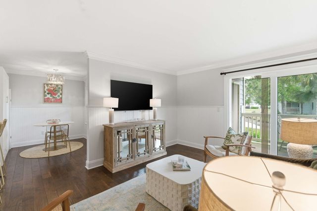 1481 Center Street Ext Apt 205, Mount Pleasant, SC 29464