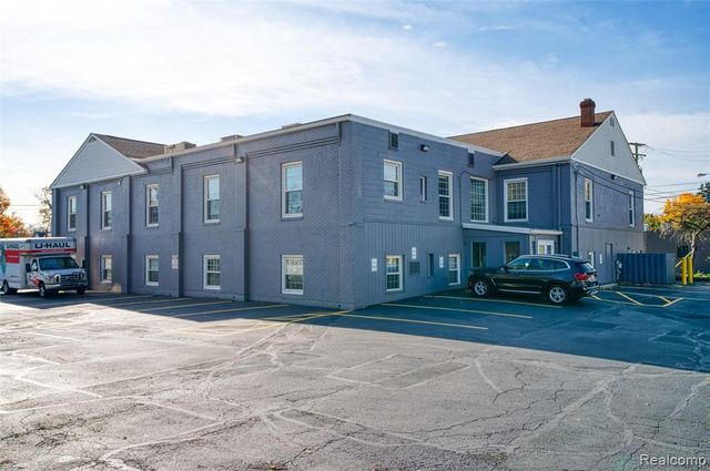 496 W Ann Arbor Trail, Plymouth, MI 48170