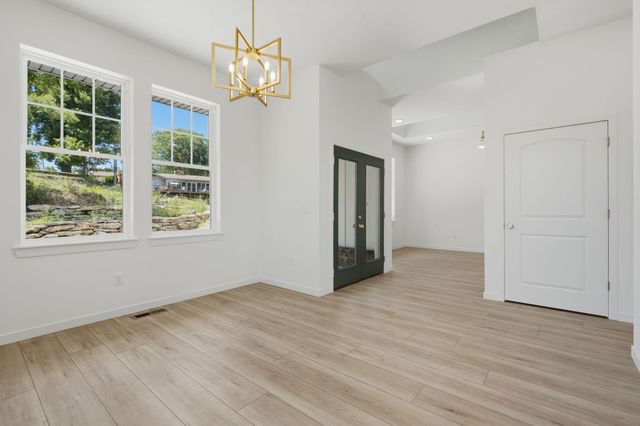 24 Hickory Drive, Kimberling City, MO 65686