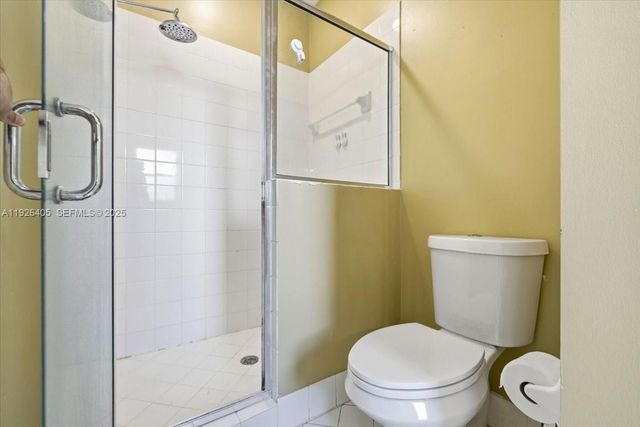 15369 SW 8th Ln, Miami, FL 33194