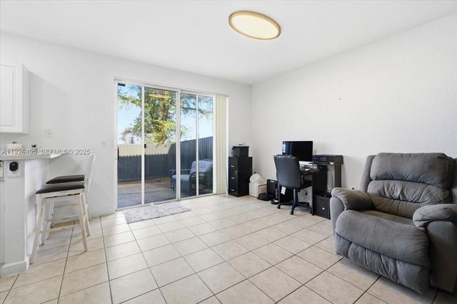 15369 SW 8th Ln, Miami, FL 33194