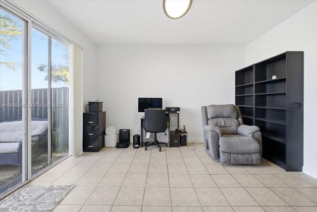 15369 SW 8th Ln, Miami, FL 33194