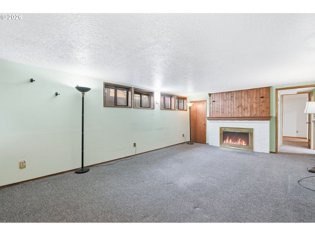 7710 N WASHBURNE Ave, Portland, OR 97217