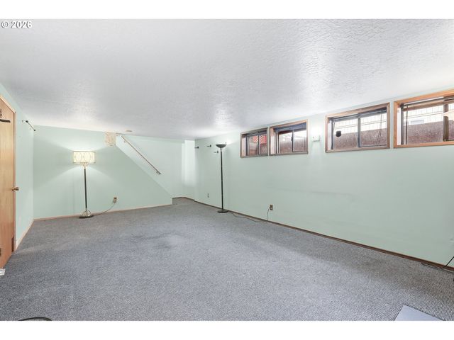 7710 N WASHBURNE Ave, Portland, OR 97217