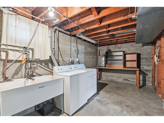 7710 N WASHBURNE Ave, Portland, OR 97217